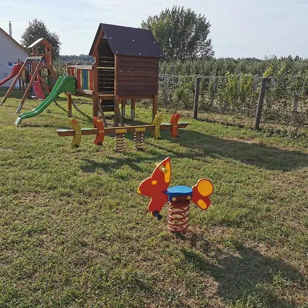 Menyecskehaz Panzio Guest house