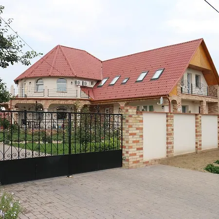 Guest house Menyecskehaz Panzio